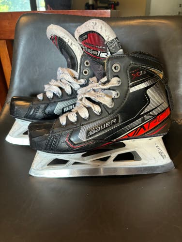 Used Junior Bauer Vapor X2.9 Hockey Goalie Skates D&R (Regular) Retail 4.5