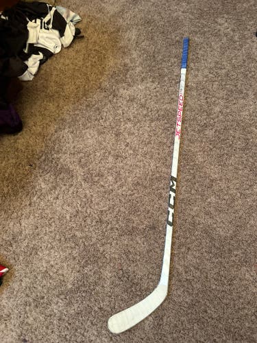 basically new Intermediate CCM Right Handed P29  JetSpeed FT5 Pro Hockey Stick