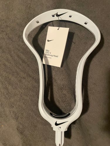 NIKE CEO 3 HEAD ( WHITE ) - UNSTRUNG