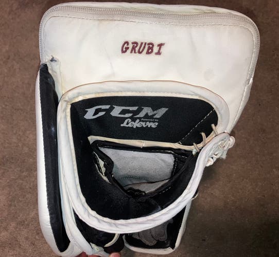 Colorado Avalanche Philipp Grubauer Pro Return CCM Eflex 4 Blocker