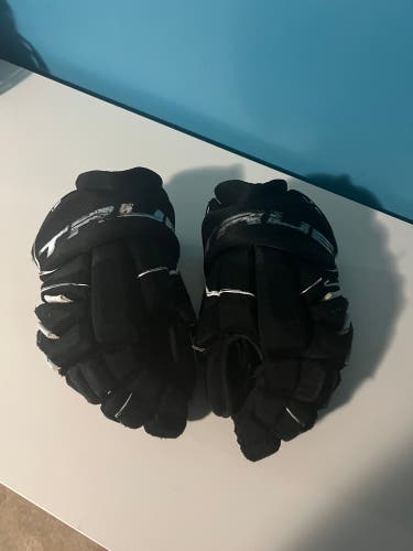 True Hockey Gloves Black, Size 14, Used