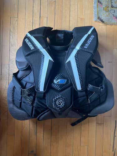 Vaughn V9 Pro Carbon chest protector - Medium