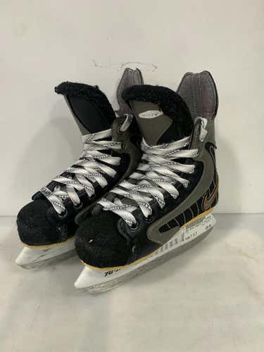 Used Nike Ignite 7 Youth 11.5 Ice Hockey Skates