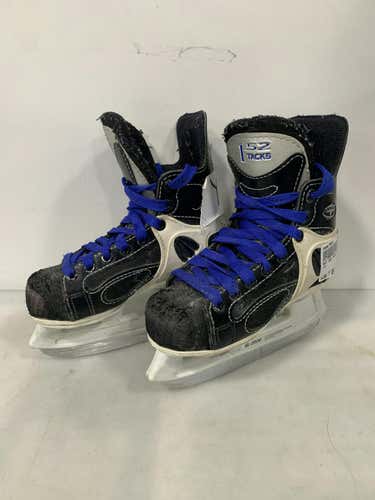 Used Ccm Tacks 152 Youth 09.0 Ice Hockey Skates