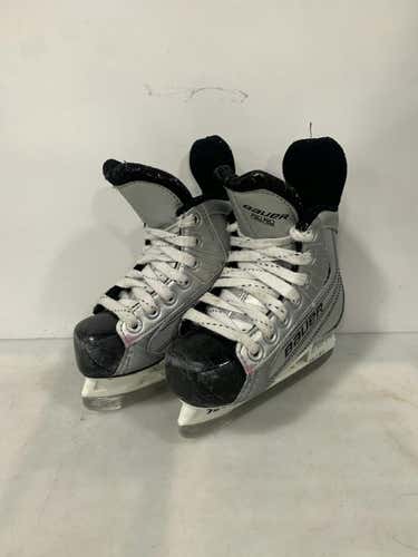 Used Bauer 22 Youth 08.0 Ice Hockey Skates