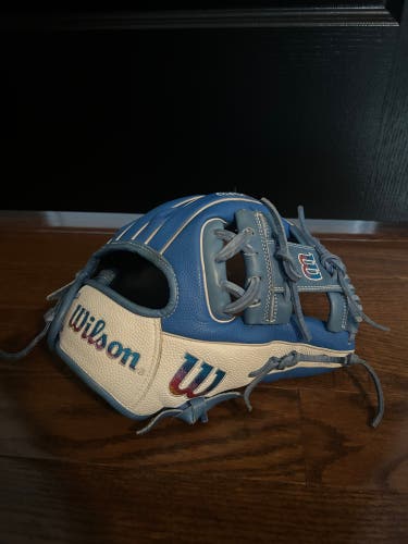 Used 11.5" Wilson Autism Awareness DP15 A2000 Baseball Glove