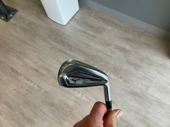 Used Men's 4 iron Mizuno JPX 921 Forged Right Handed Extra Stiff Flex Steel Shaft