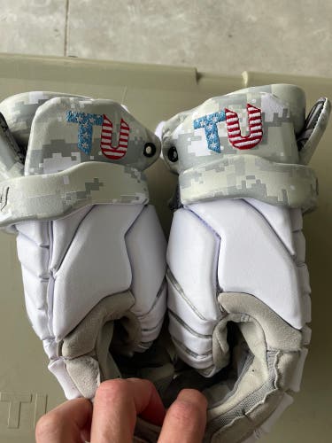 TU Military Appreciation Gloves