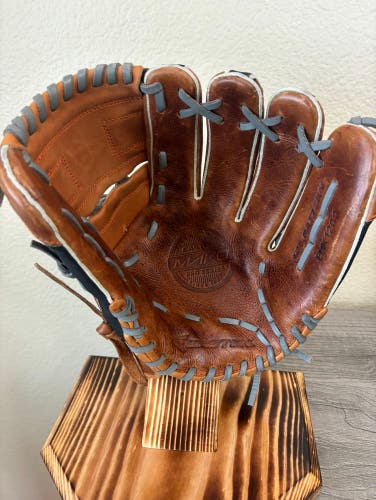 Easton Mako baseball glove 12"
