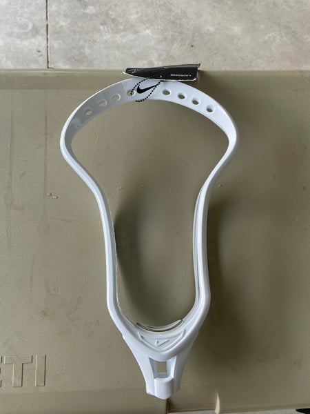 Nike CEO Men’s Universal unstrung head