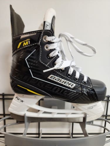 Bauer Supreme M1 Hockey Skates Size 1.5