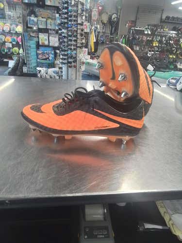 Used Nike Senior 10 Cleat Soccer Outdoor Cleats