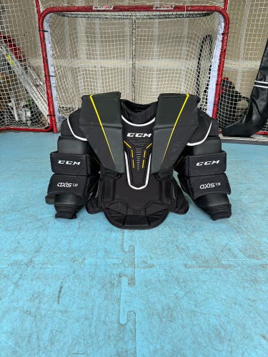 CCM axis 1.9 Chest Protector