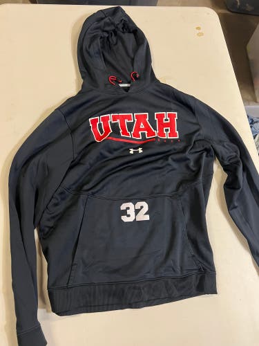 University of Utah Lacrosse Team Issued #32 hoodie (medium)