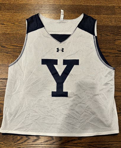 Gently Used Large/Extra Large Yale Men's Under Armour Reversible Blue/White Pinnie