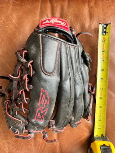 Used Rawlings Right Hand Throw Infield R9 Baseball Glove 11.5"