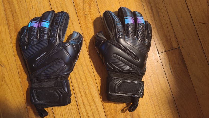 Youth Padded Kelme Goalie Gloves with Finger Protection