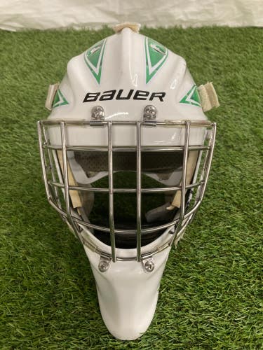 White Used Senior Bauer 950X Goalie Mask