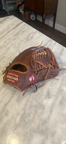 Used 2023 Nokona Right Hand Throw Outfield WB1175 Baseball Glove