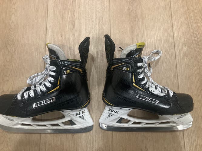 Used Bauer Regular Width  Size 7.0 Supreme 2S Hockey Skates