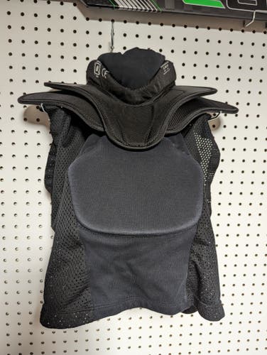 CCM TC-PRO SR SHIRT NECK GUARD L-XL