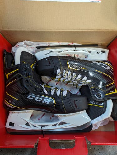 New Senior CCM Extra Wide Width  9 Super Tacks 9370 Hockey Skates