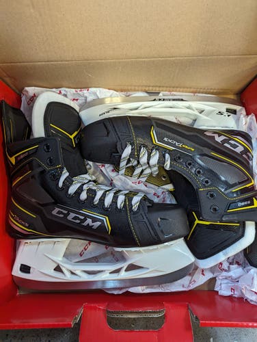 New Senior CCM Extra Wide Width  7.5 Super Tacks 9380 Hockey Skates