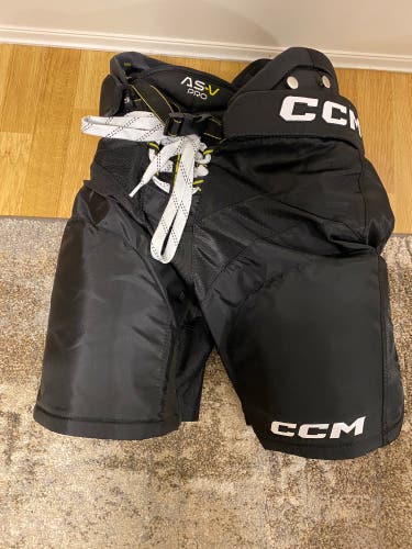 Used Great Condition Sr Medium CCM As-v Pro Pants