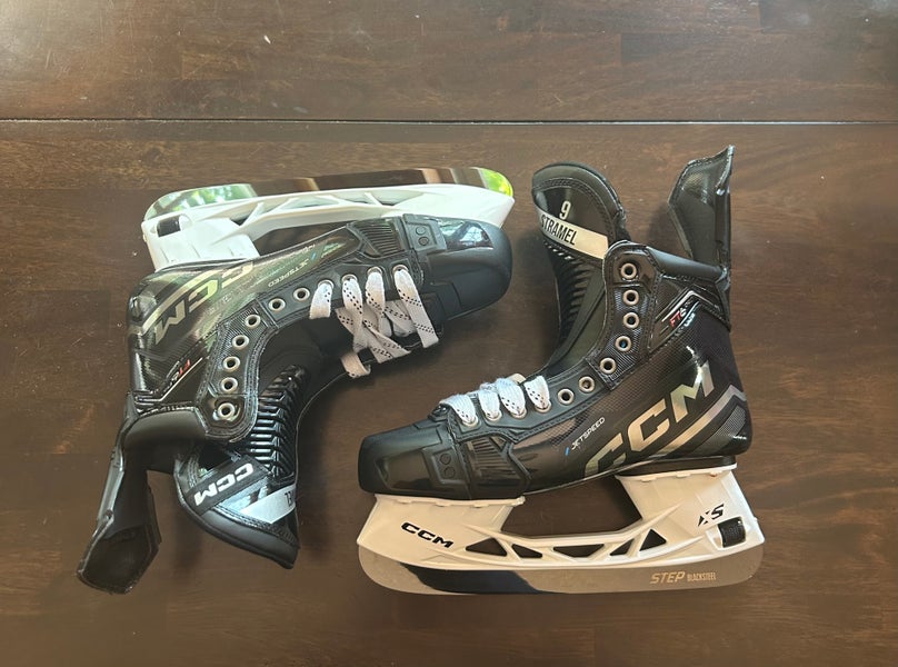 New Senior CCM Regular Width Pro Stock 9.5 JetSpeed FT6 Pro Hockey Skates
