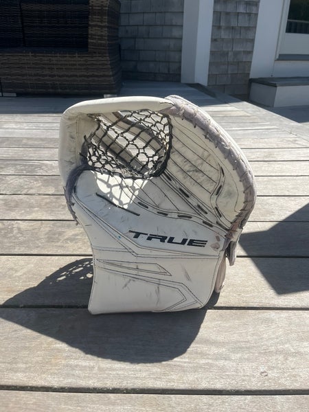 Used True L20.1 Goalie Glove