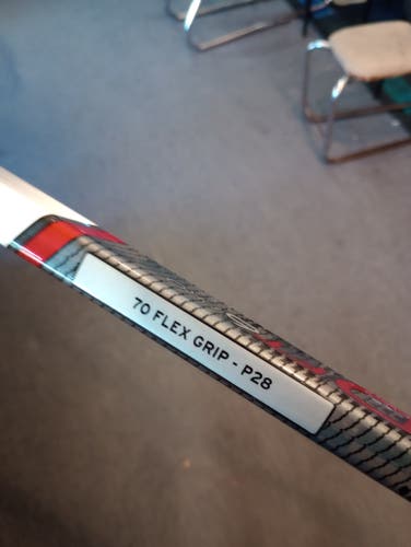 New Senior CCM Jetspeed FT6 Pro Right Handed Hockey Stick 70F P28