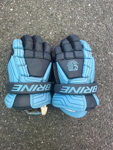 Blue Used Brine King Superlight Lacrosse Gloves 11"