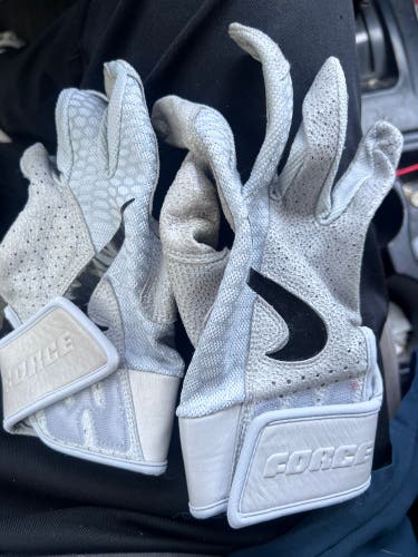 Nike fore elite batting gloves