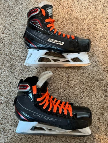 Used Bauer Regular Width size 7 Vapor X700 Hockey Goalie Skates