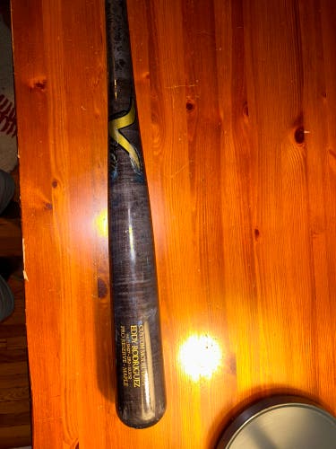 Victus ER271 Eddy Rodriguez NEW YORK YANKEES 33.5 Wood Bat