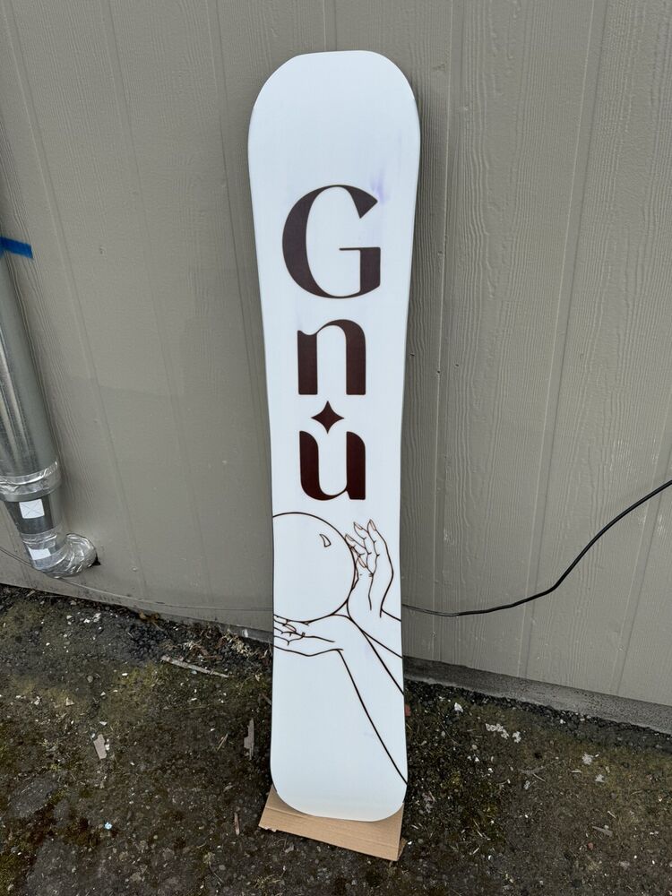 大雪セール！新品 GNU GLOSS 148cm GNU Women's Gloss 148 Snowboard 2024 Snowboards New