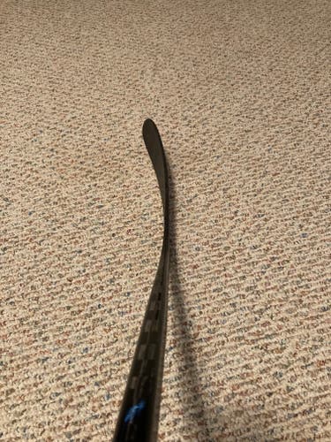 *NEW* Senior Right-Handed PRO29 Laine Curve Mid-kick ~90 Flex Hockey Stick