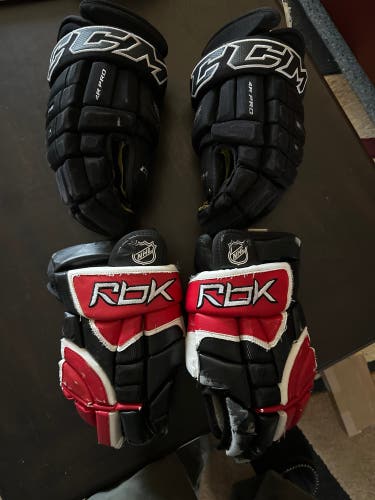 Two pairs of Gloves CCM And Reebok (jofa)