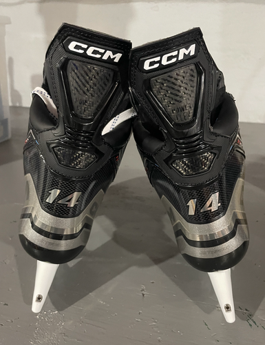 New Intermediate CCM JetSpeed FT6 Pro Hockey Skates Regular Width Pro Stock Size 4.5