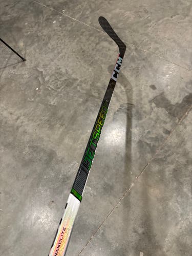 (green) New Intermediate CCM Left Hand P28 Jetspeed FT6 Pro Hockey Stick