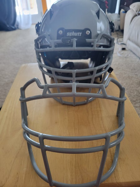 New youth Medium Youth Schutt Vengeance Air Helmet