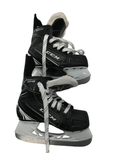 Used Ccm Tacks 9040 Youth 11.0 Ice Hockey Skates
