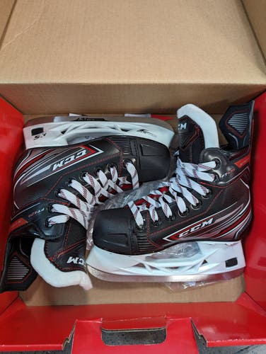 New Junior CCM Regular Width Size 1 JetSpeed FT470 Hockey Skates