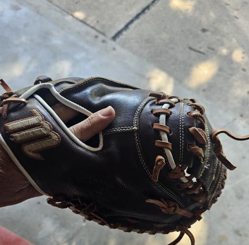 Used 2023 Marucci, Krewe Series, RHT, 32" Baseball Catcher's Glove