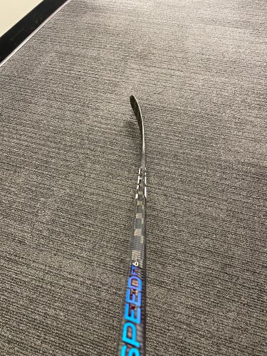 New Senior CCM Right Handed P28M Pro Stock Jetspeed FT6 Pro Hockey Stick