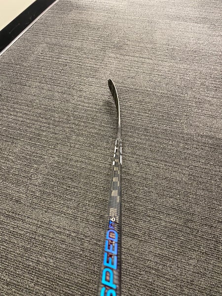 New Senior CCM Right Handed P28M Pro Stock Jetspeed FT6 Pro Hockey Stick