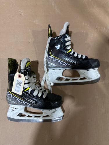 Junior Used Bauer Vapor 3X Hockey Skates D&R (Regular) 1.5