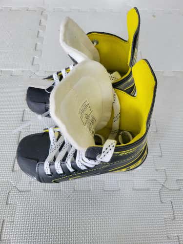 Used Ccm Super Tacks 9350 Youth 12.0 Ice Hockey Skates