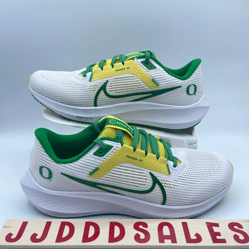 Nike Air Zoom Pegasus 40 Oregon Ducks Running Shoes DZ5979-100 Men’s Sz 8.5 NEW