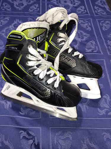 Used Junior Bauer GSX Hockey Goalie Skates Extra Wide Width Size 1.5